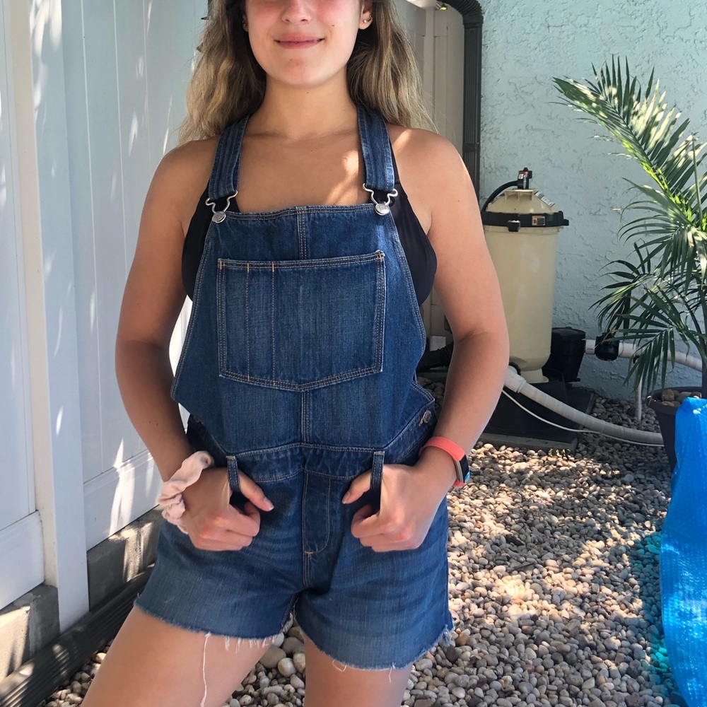 Short denim overalls